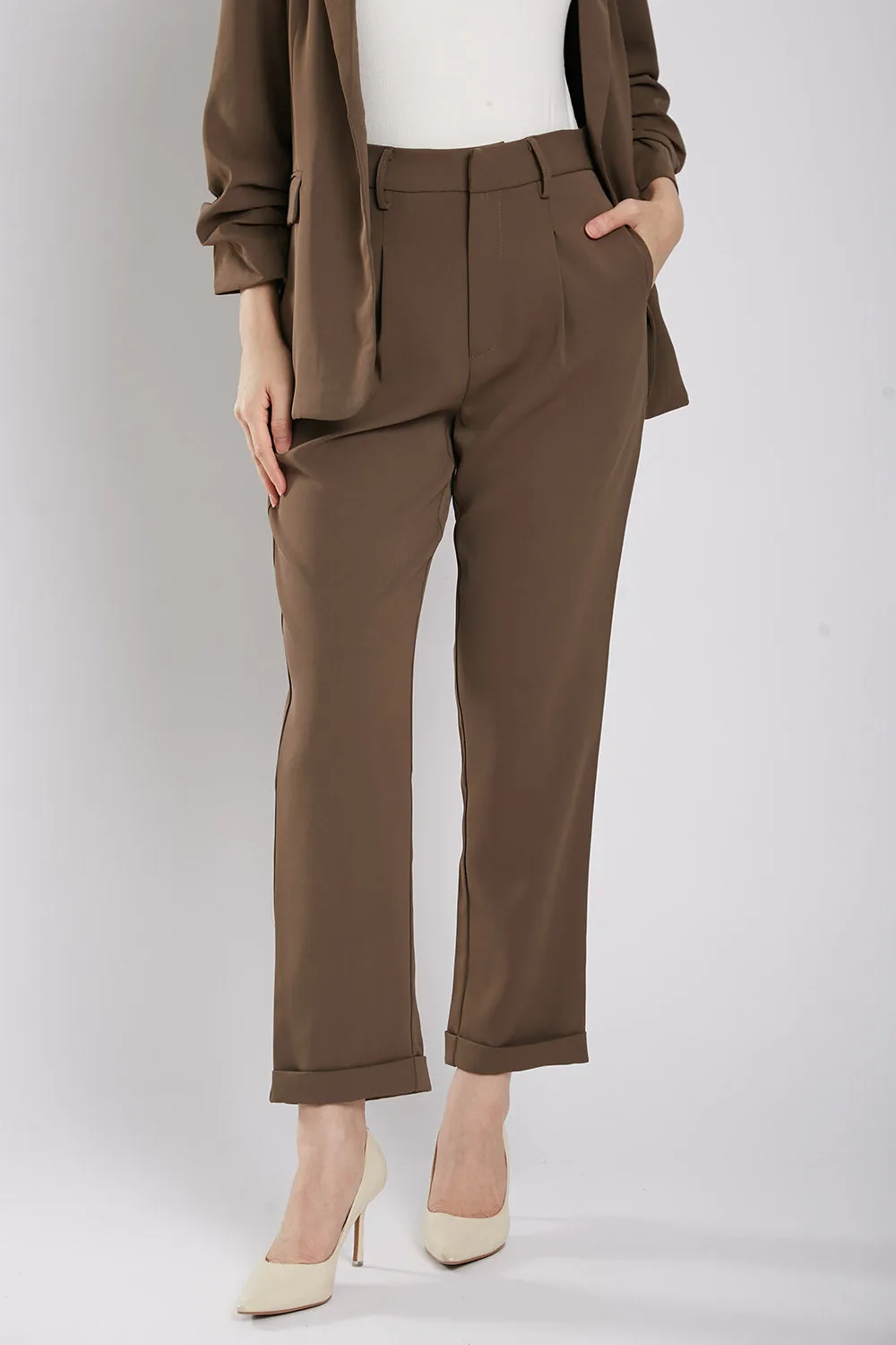 Carinne Tailored Pants in Coffee