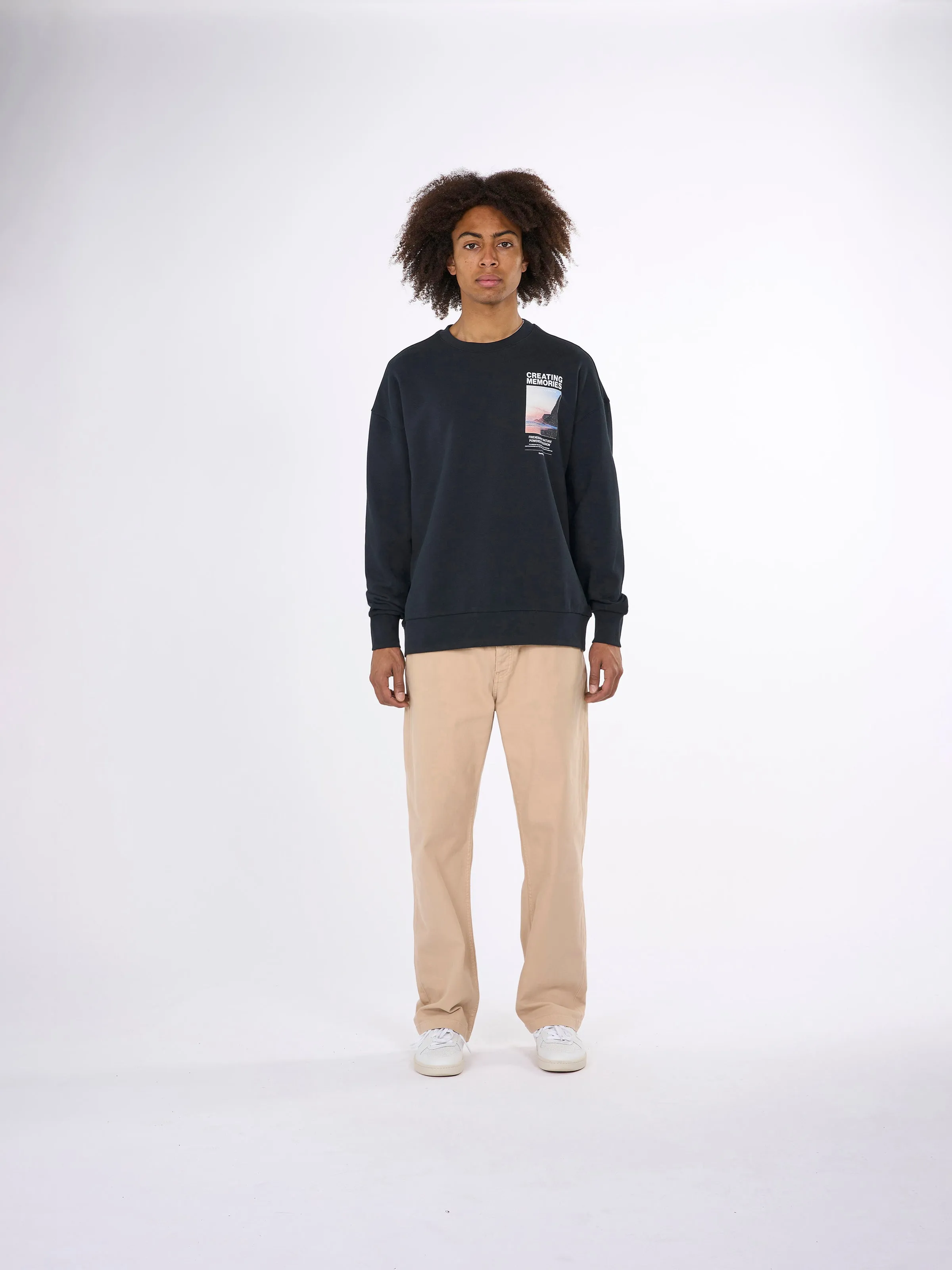 Loose crew neck with photo print at chest and back - Black Jet