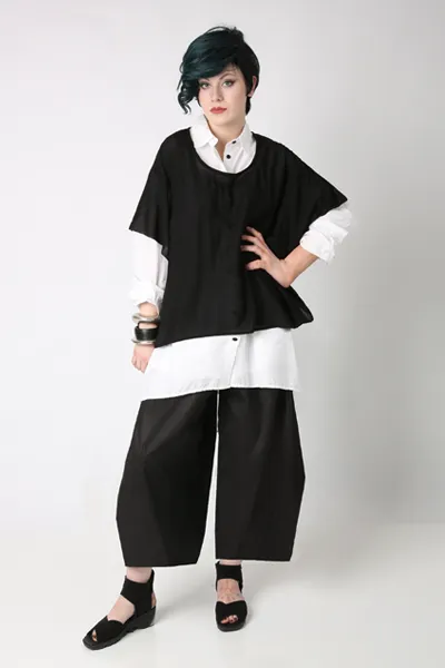 Melbourne Top in Black Delphi