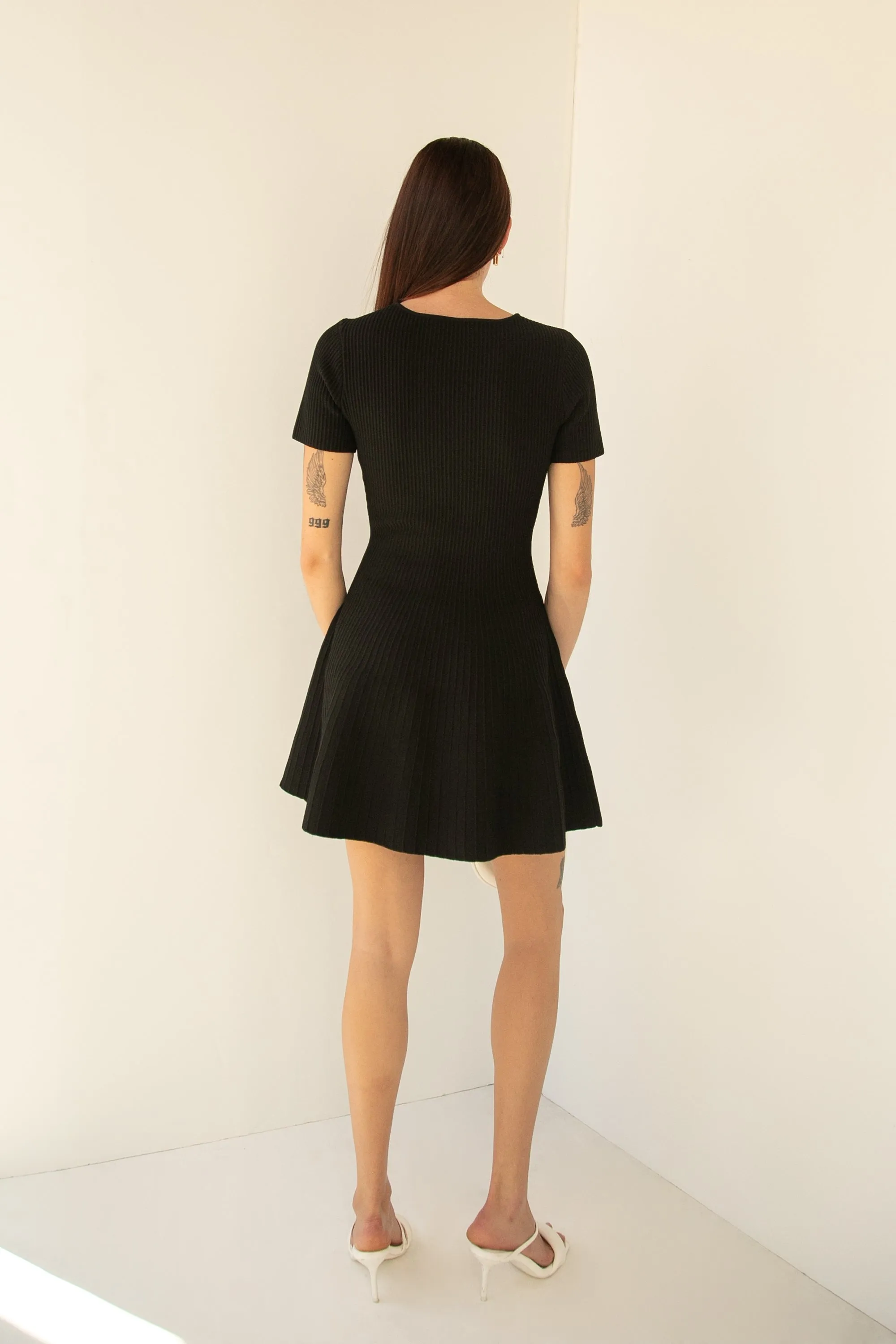 RIBBED SHORT SLEEVE MINI DRESS