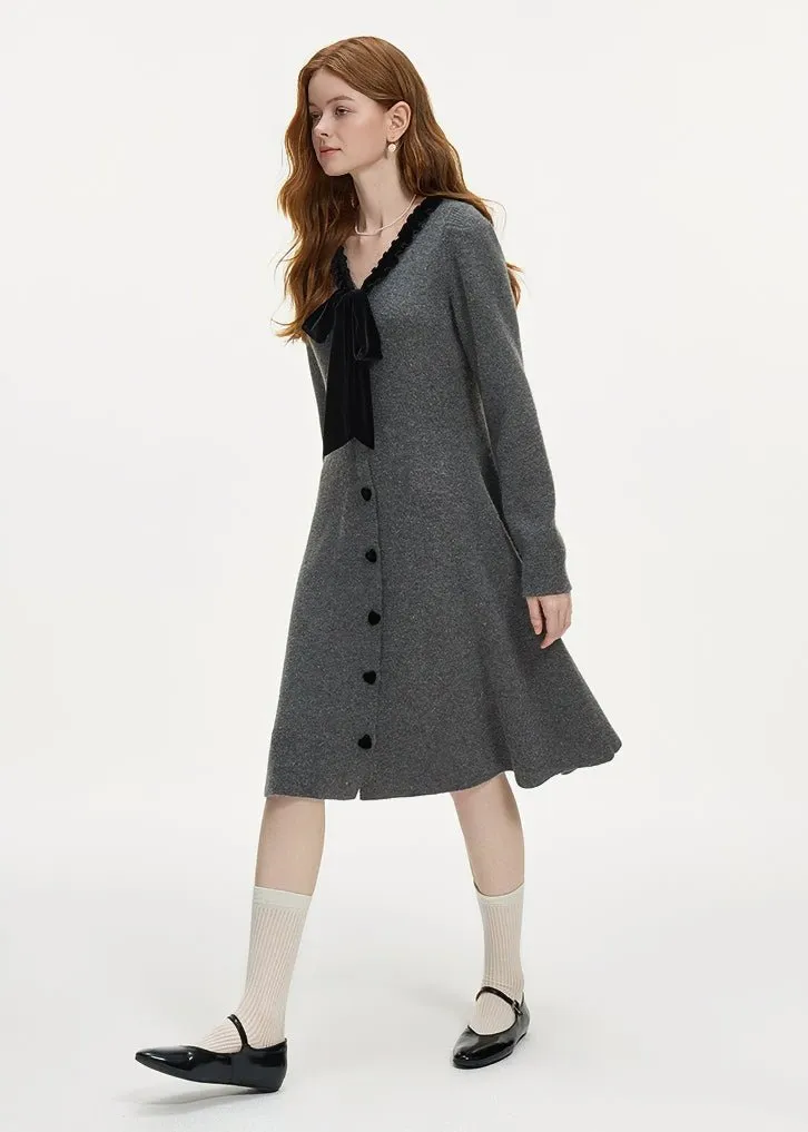 RIBBON TIE V-NECK KNIT DRESS