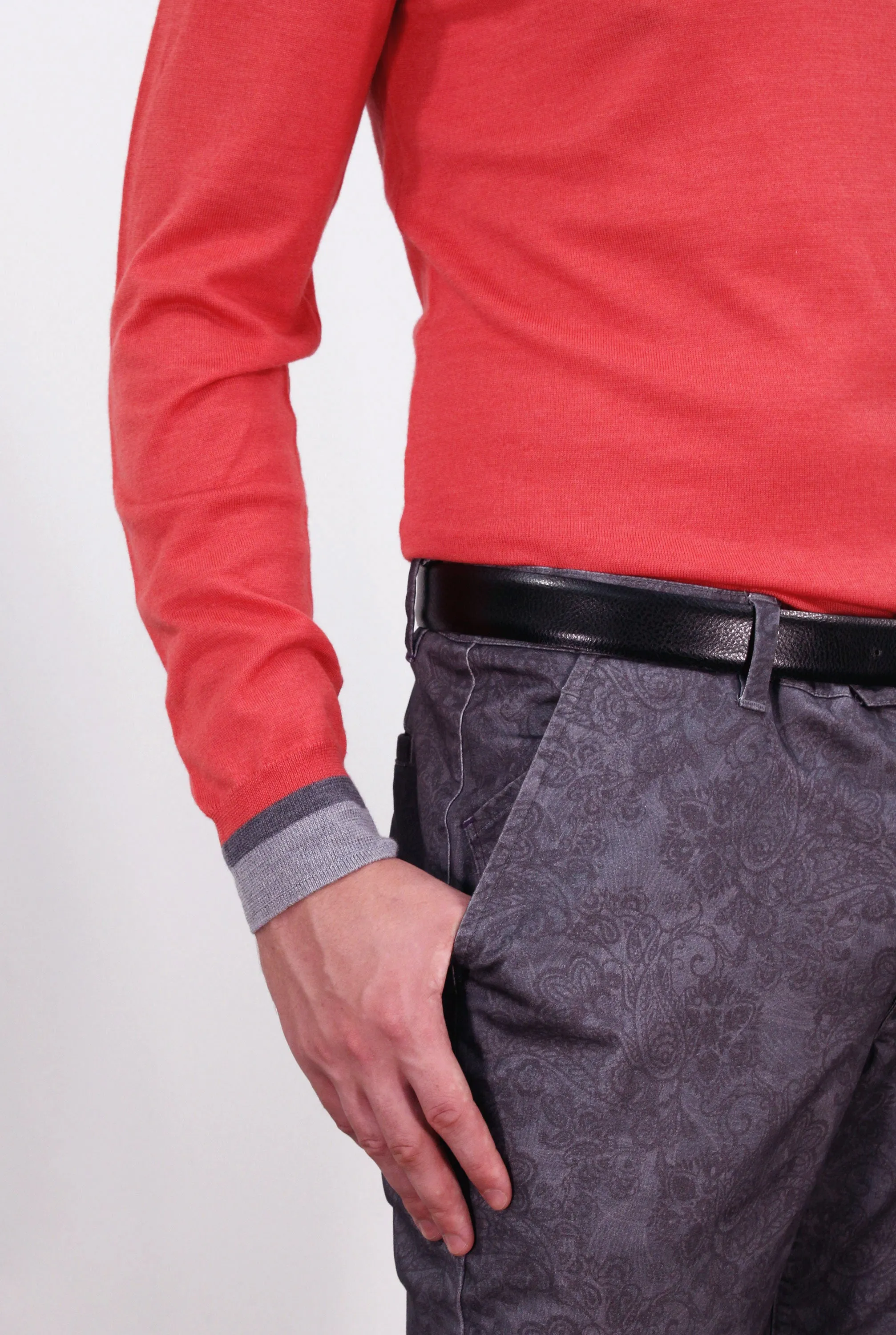 RONALD MERINO TURTLENECK SWEATER IN GERANIUM